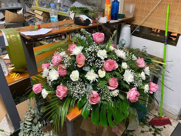 FLORISTERÍA Y DECORACIÓN PURI G.C. - Villarta de San Juan