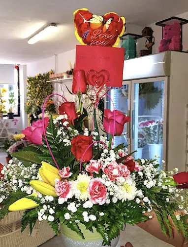 Floristería Adeje, y bazar esoterico, arreglos florales, La Bondad de Olodumare - Adeje