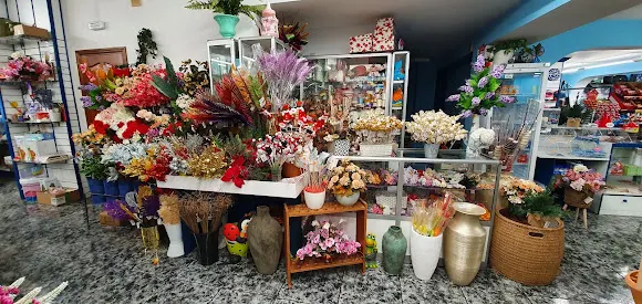 Tiendas Guayrin, Floristeria, Regalo y Deportes. - Brena Alta